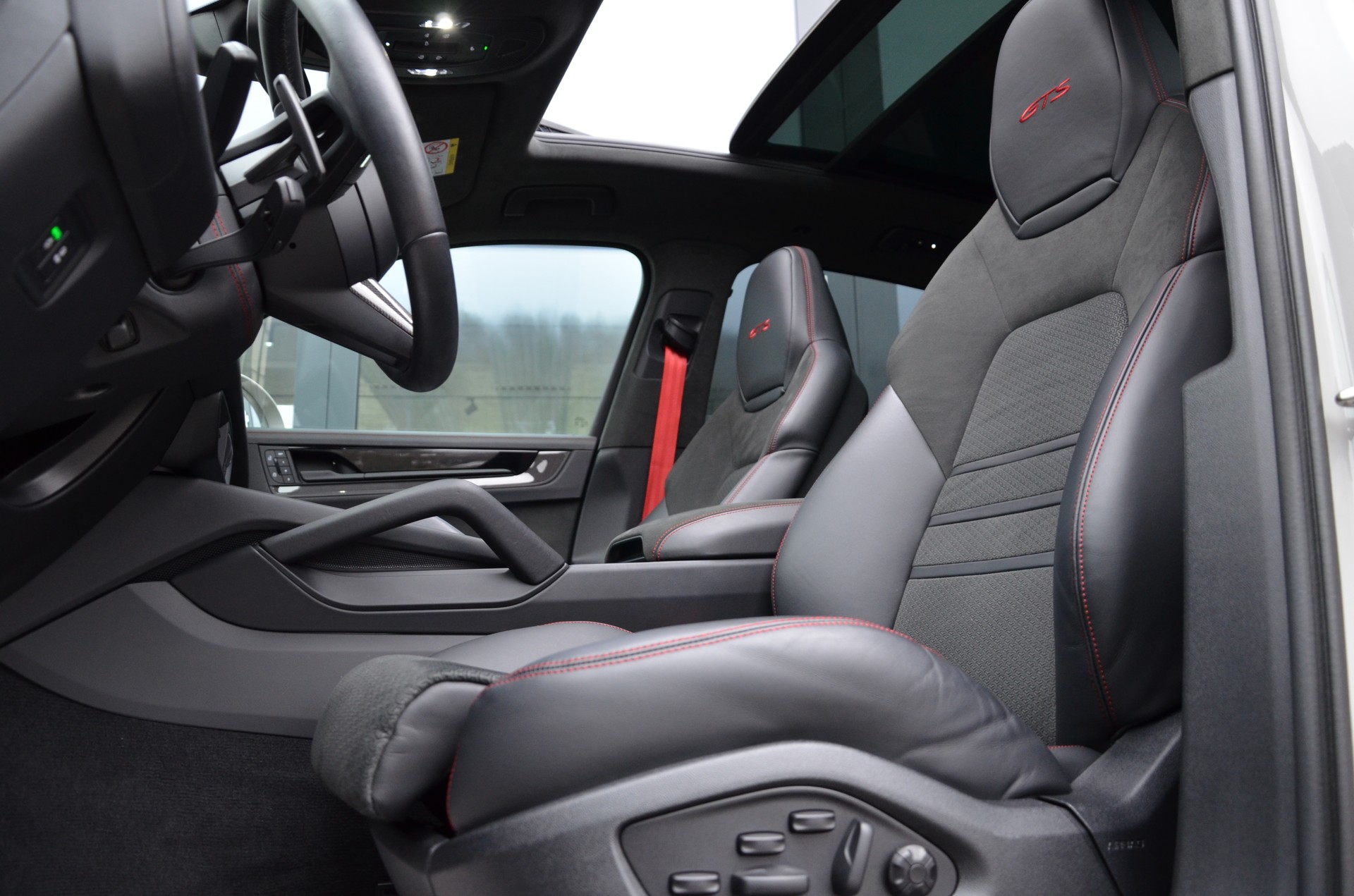 PORSCHE Cayenne GTS Tiptronic*CH-Fahrzeug,Ab MFK*-image-11