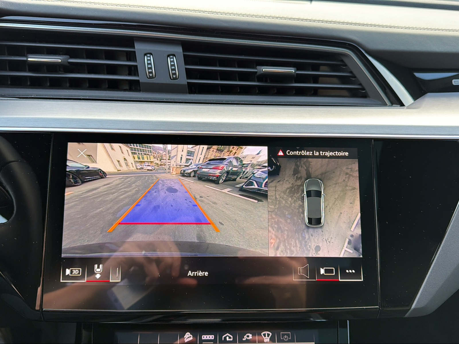 AUDI e-tron 55 Sportback S Line quattro-image-18