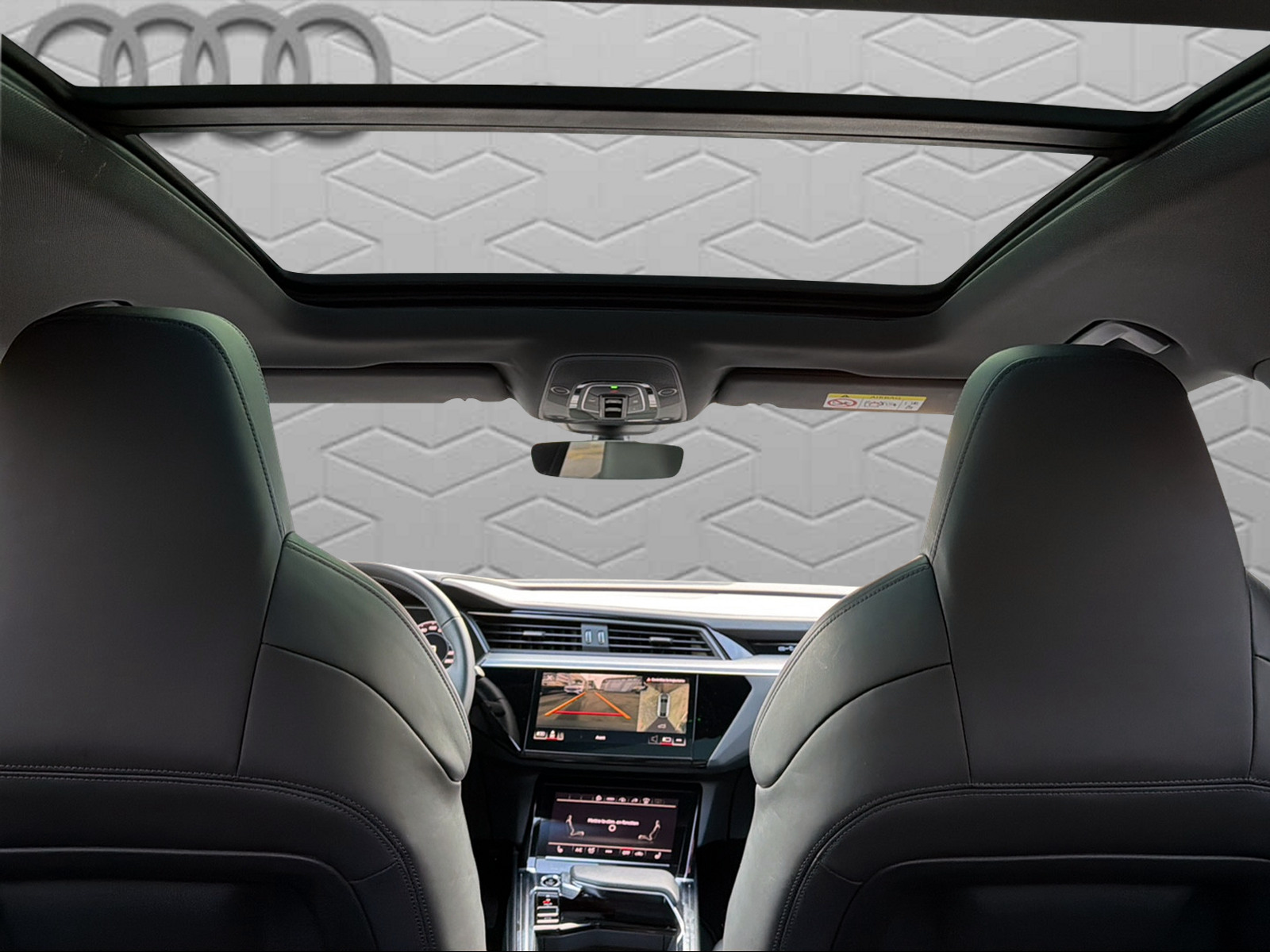 AUDI e-tron 55 Sportback S Line quattro-image-19