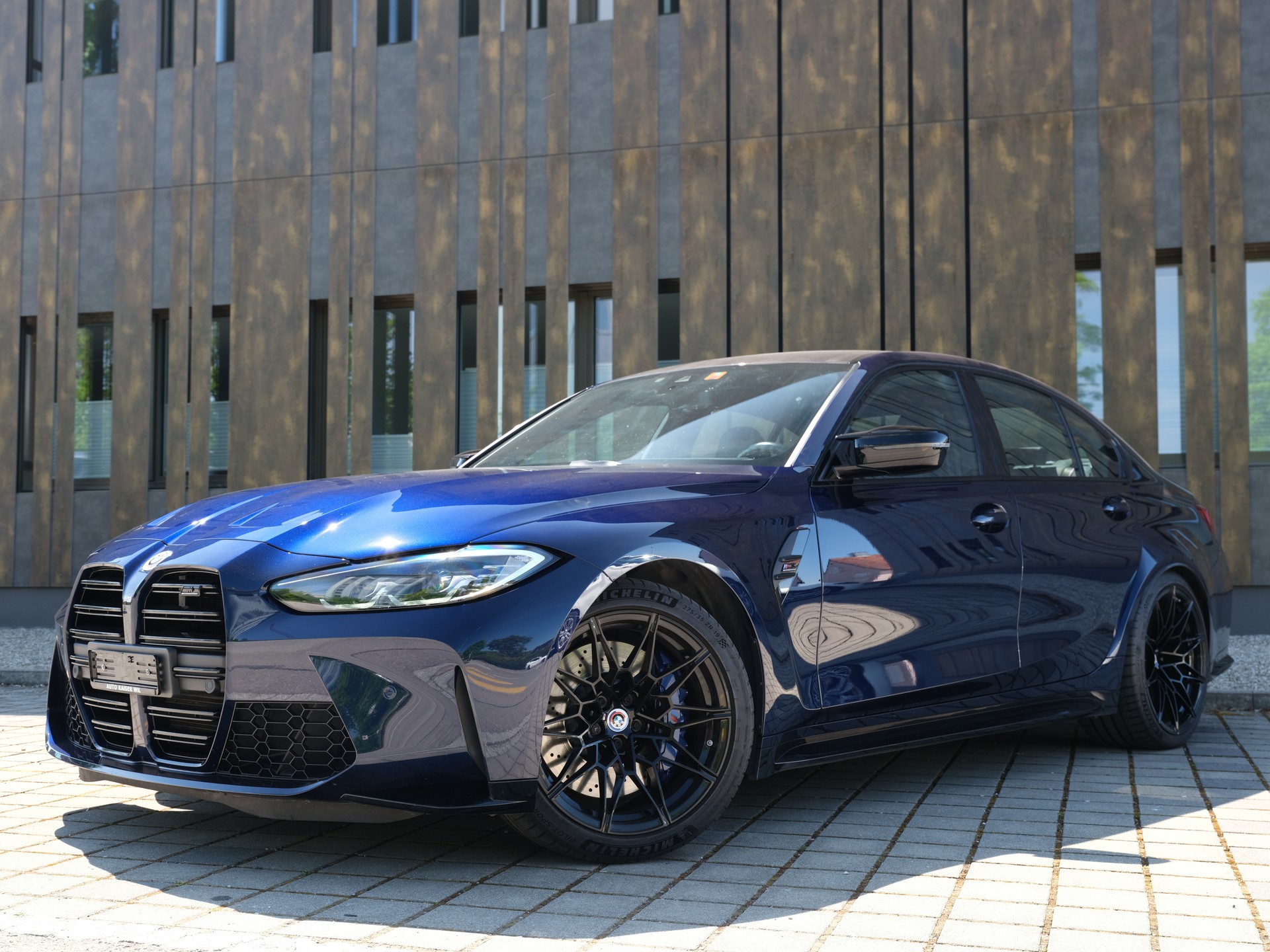 BMW M3 Competition M xDrive-showroom-element-1