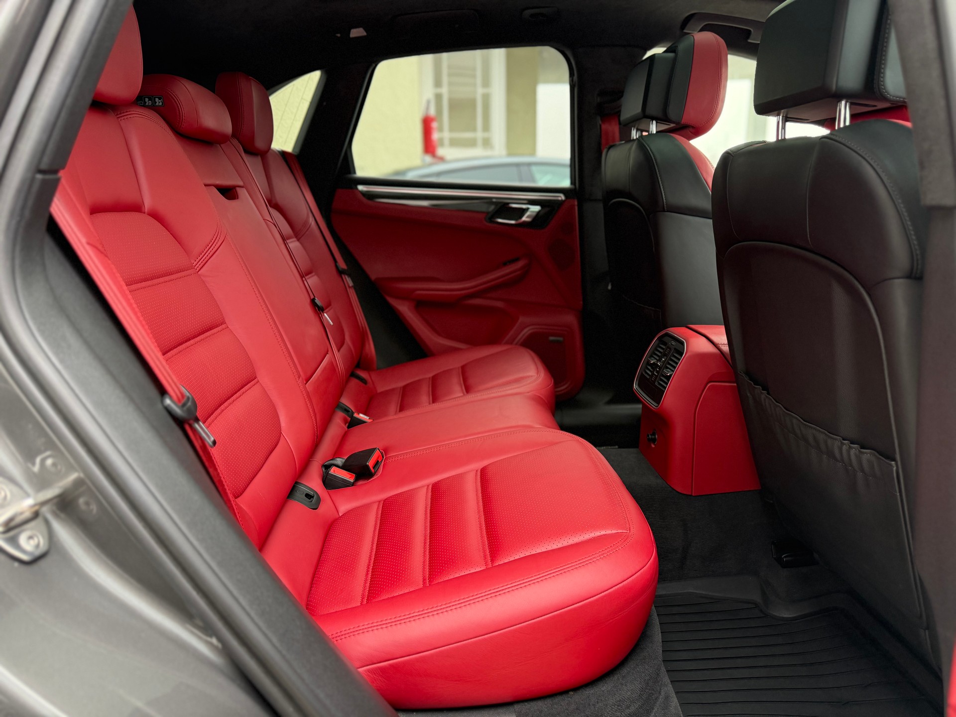 PORSCHE Macan Turbo PDK-image-12