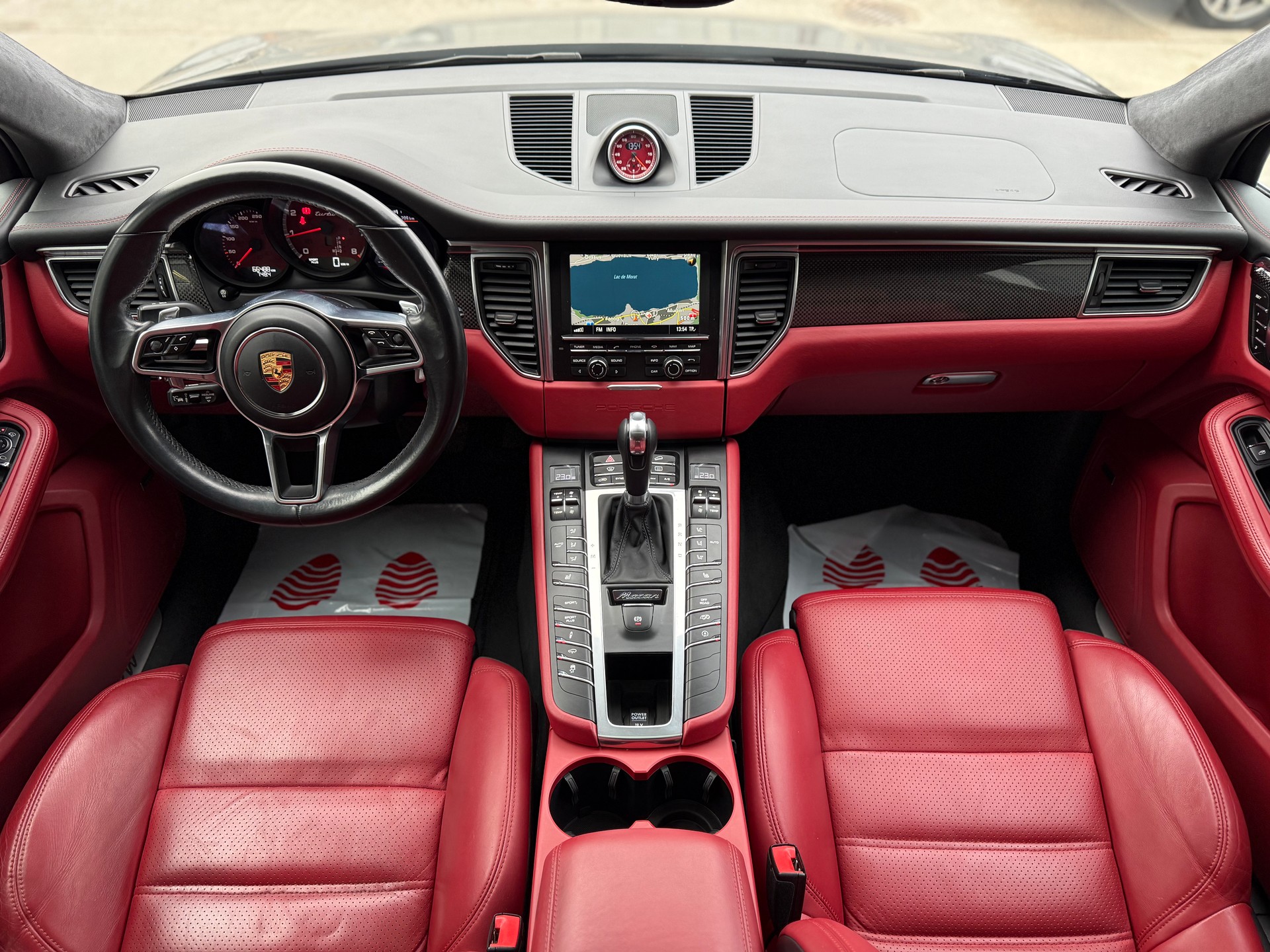 PORSCHE Macan Turbo PDK-image-11