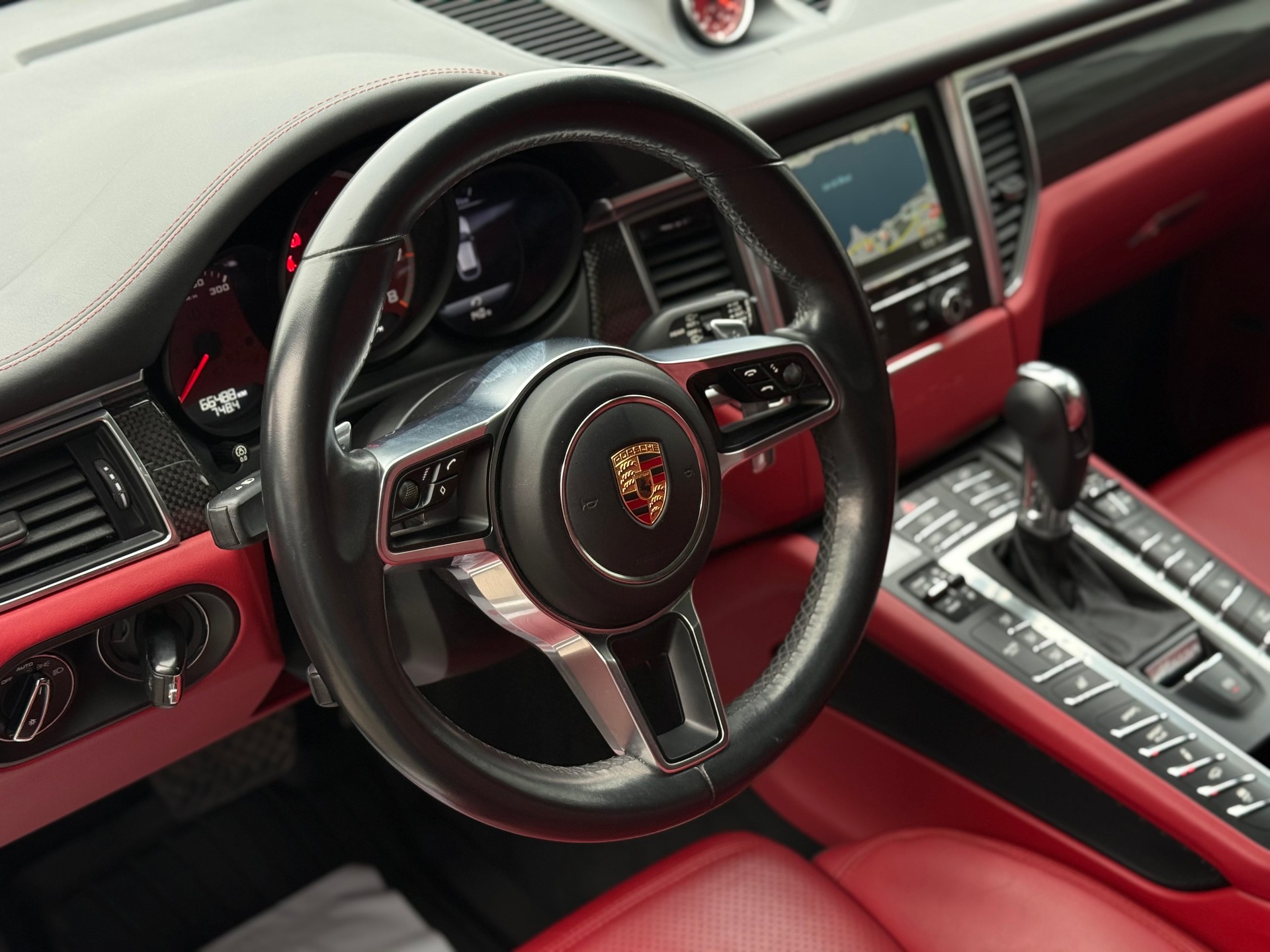 PORSCHE Macan Turbo PDK-image-15
