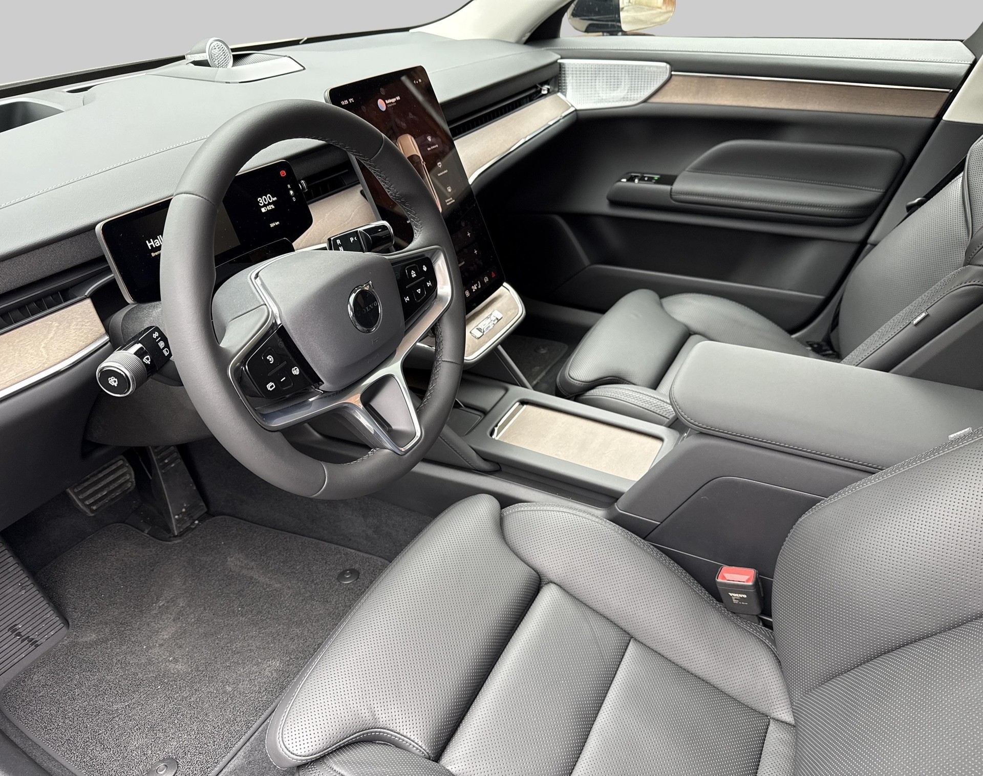 VOLVO ES90 Ultra-showroom-element-2