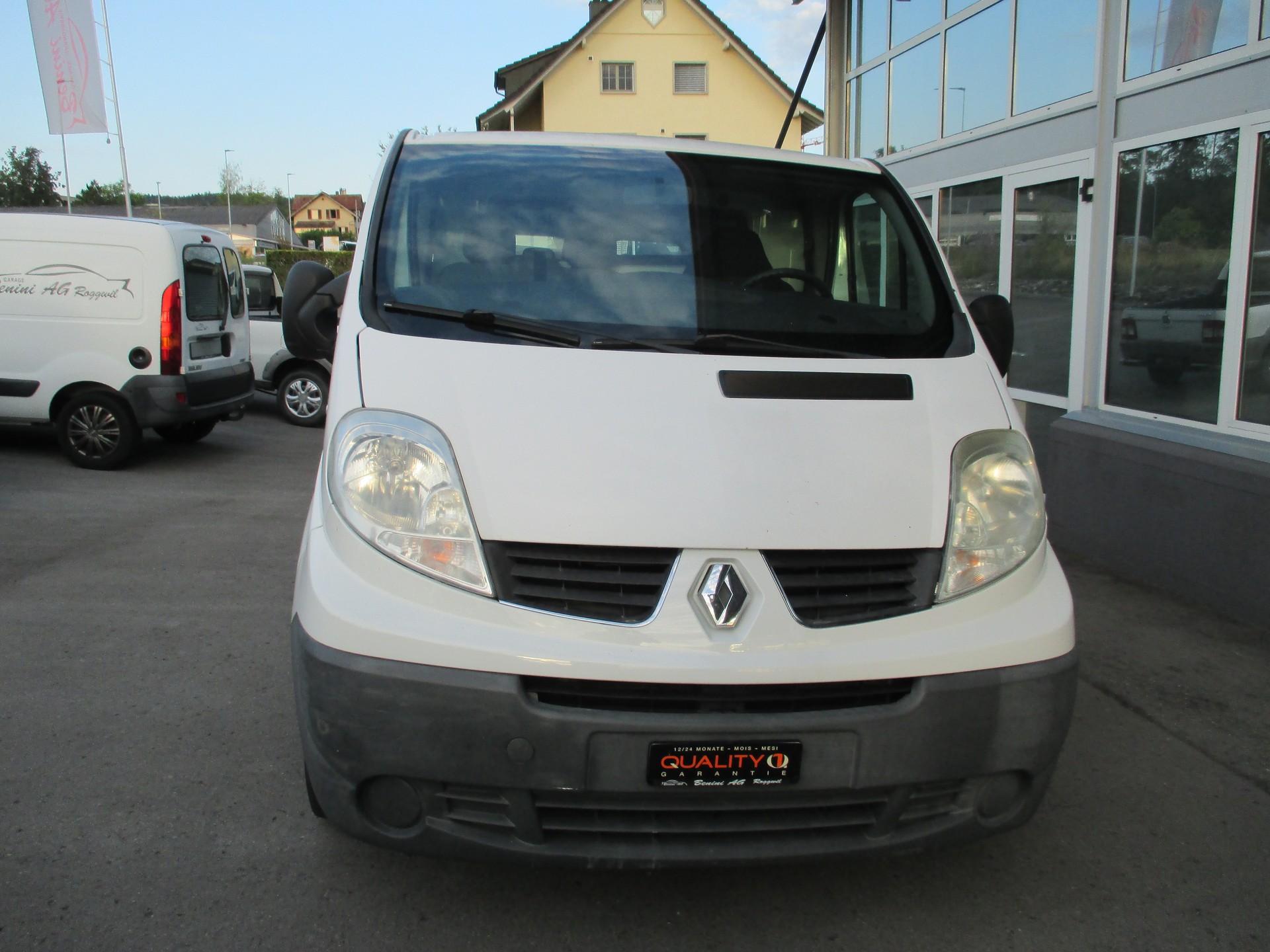RENAULT Trafic 2.0 dCi 90 2.7t L1H1-image-1