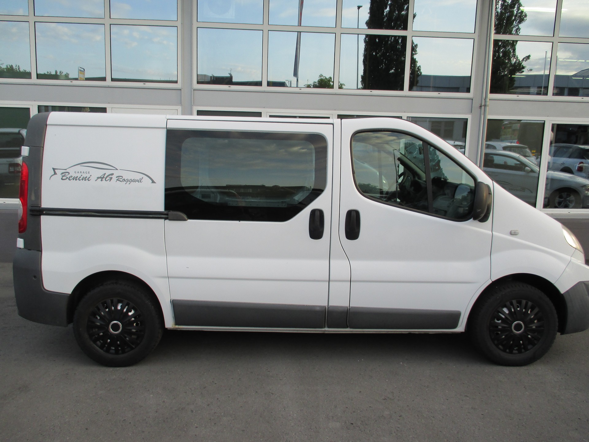 RENAULT Trafic 2.0 dCi 90 2.7t L1H1-image-3