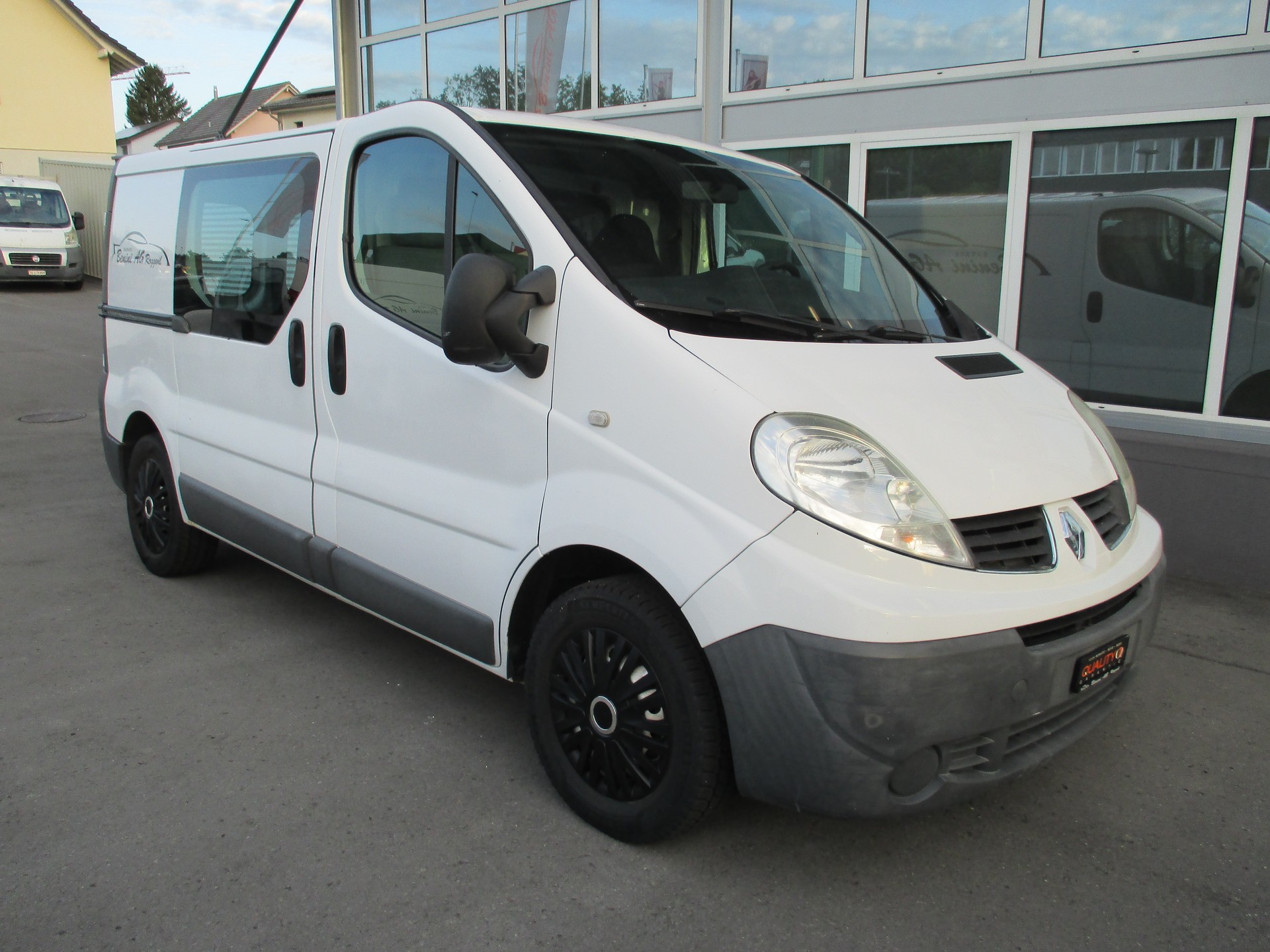 RENAULT Trafic 2.0 dCi 90 2.7t L1H1-image-2