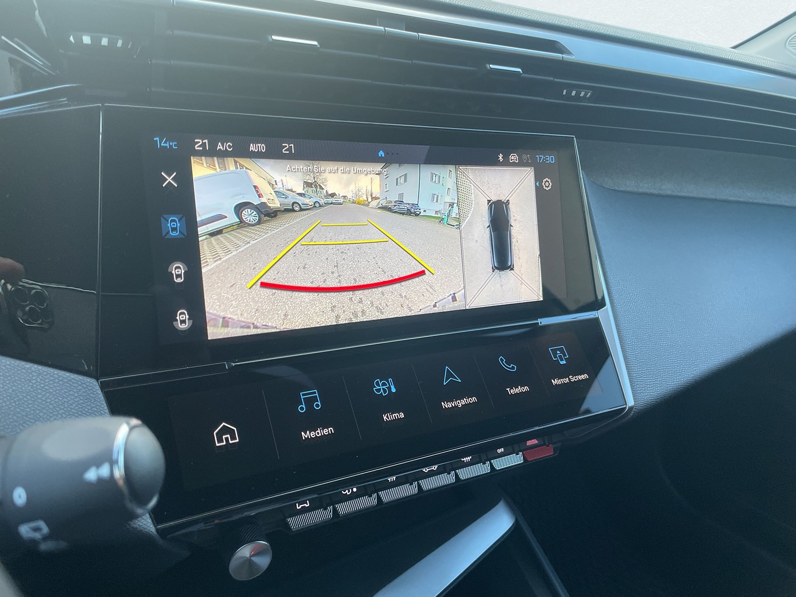 PEUGEOT 308 1.2 PureTech Allure-image-9