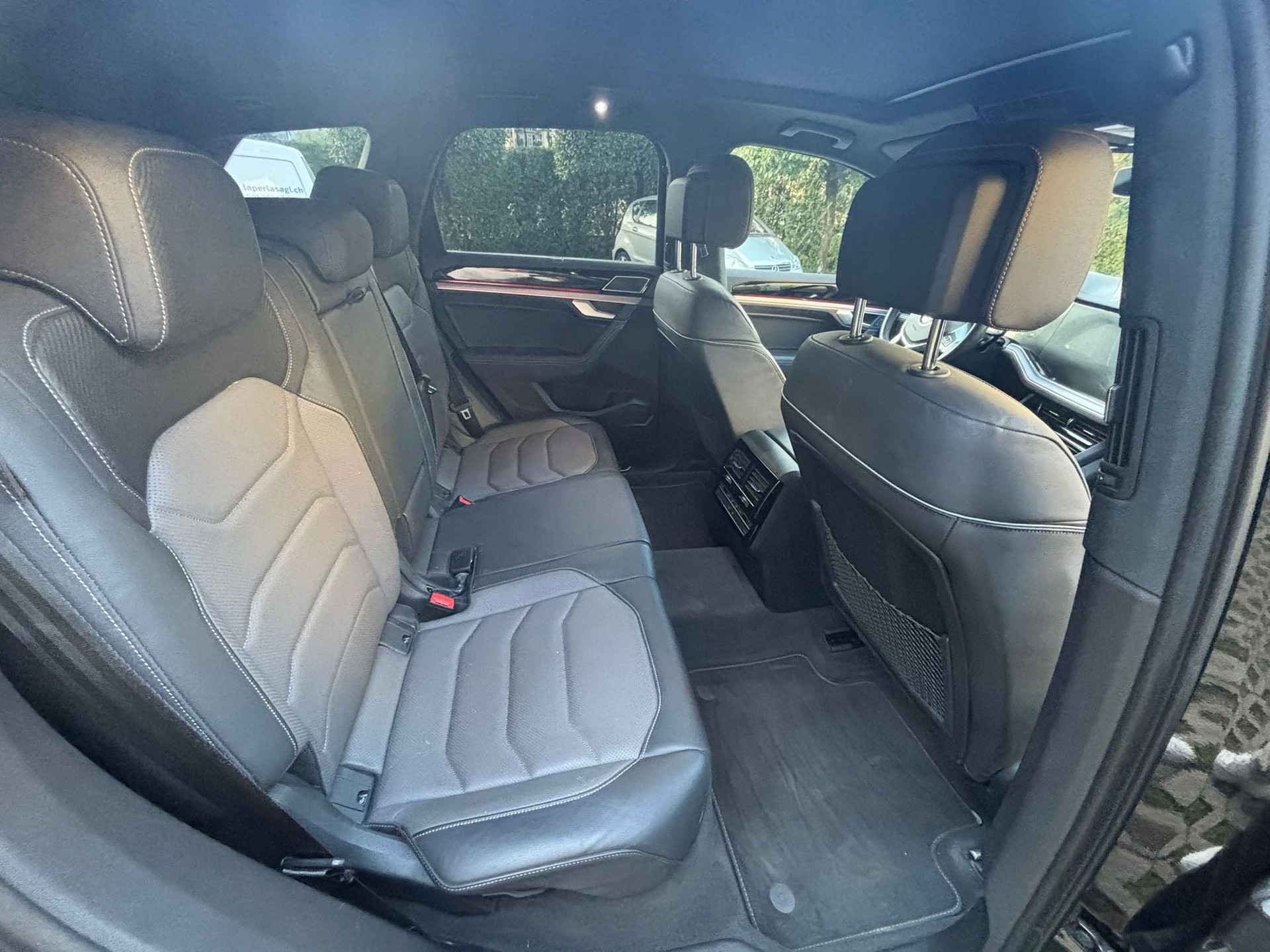VW Touareg 3.0 TDI R Line Tiptronic-image-8