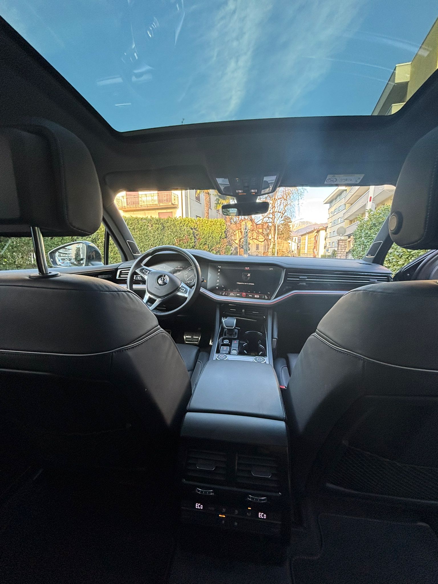 VW Touareg 3.0 TDI R Line Tiptronic-image-7