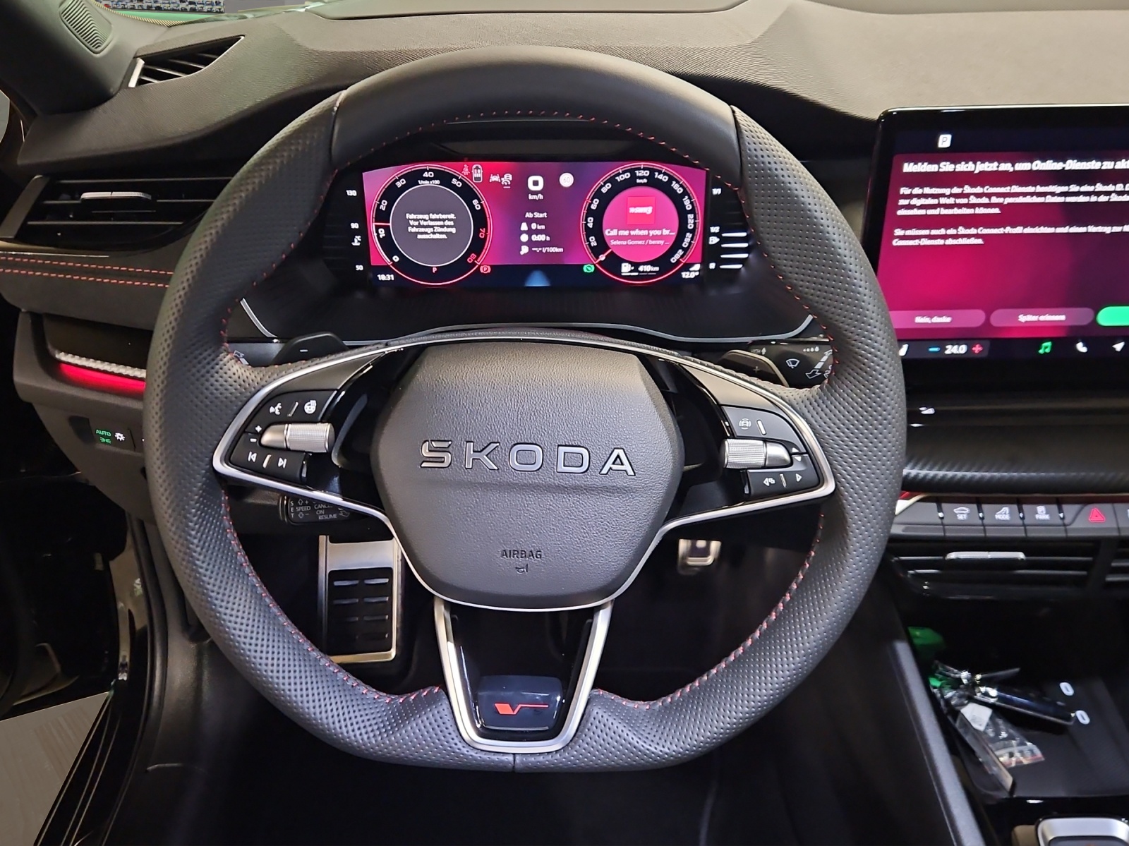 SKODA Octavia Combi 2.0 TSI DSG RS-image-10