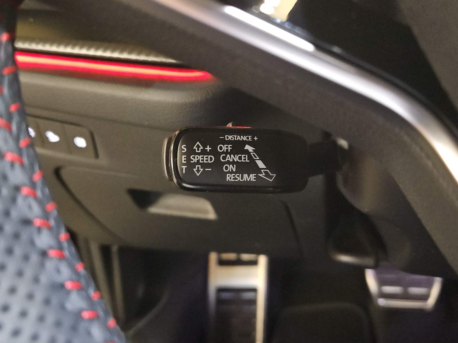 SKODA Octavia Combi 2.0 TSI DSG RS-image-12