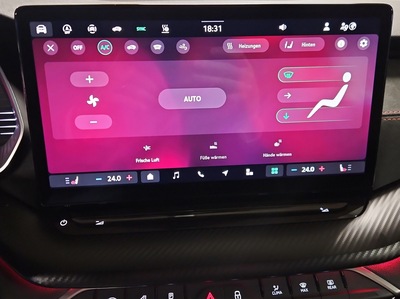 SKODA Octavia Combi 2.0 TSI DSG RS-image-21