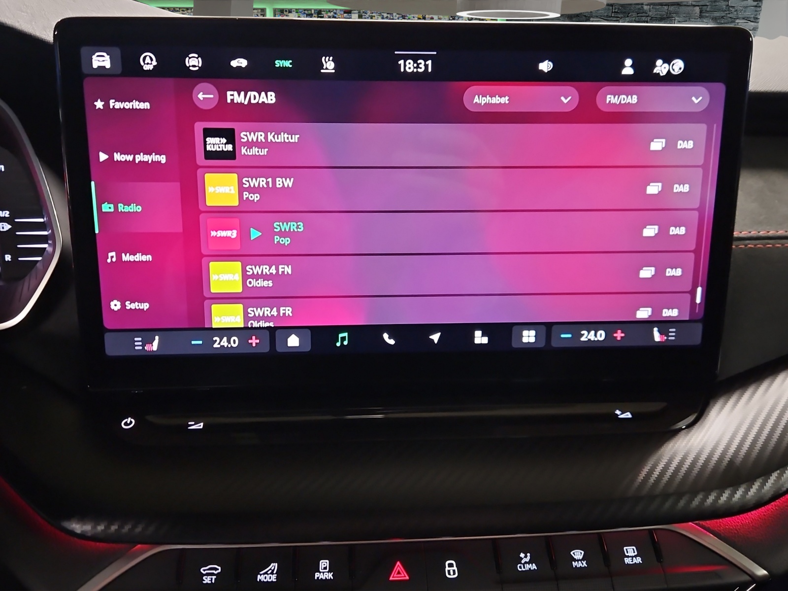 SKODA Octavia Combi 2.0 TSI DSG RS-image-22