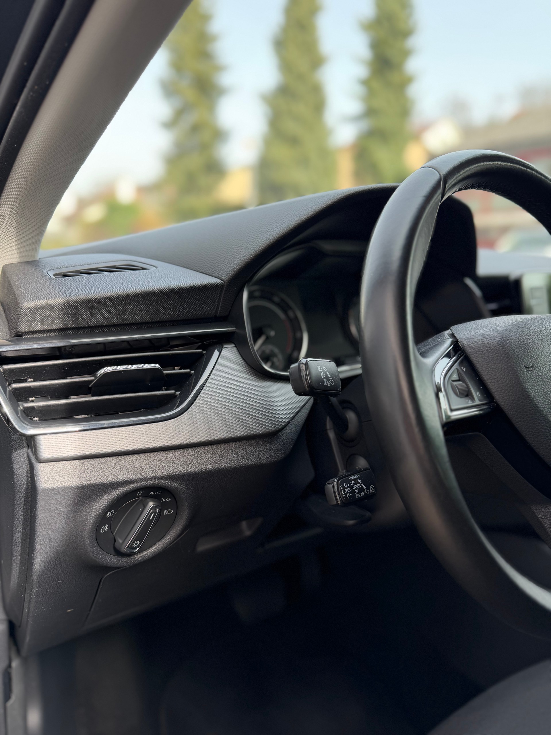 SKODA Scala 1.5 TSI ACT Ambition DSG-image-9