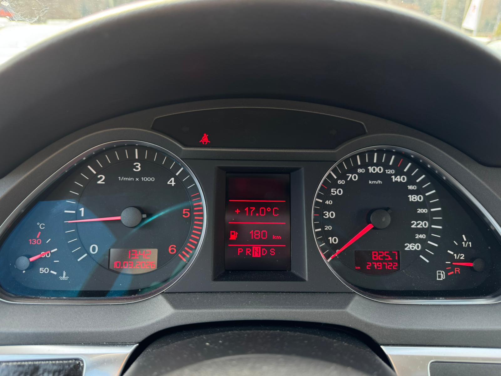 AUDI A6 Avant 2.7 V6 TDI quattro tiptronic-image-18