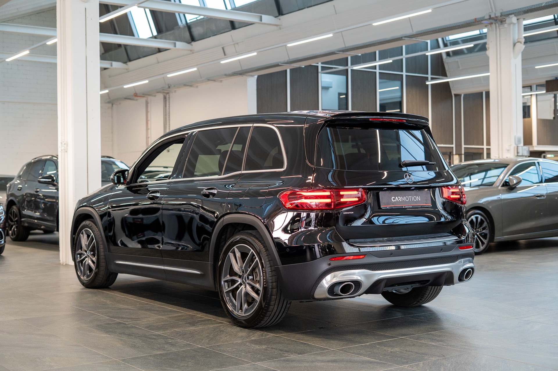 MERCEDES-BENZ GLB 35 AMG 4matic / Facelift / 360°Kamera / AHK-image-7