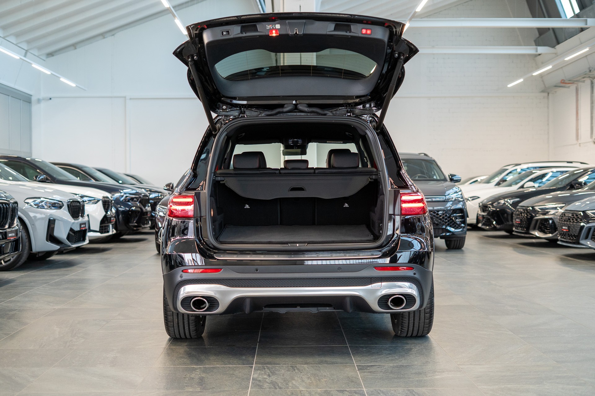 MERCEDES-BENZ GLB 35 AMG 4matic / Facelift / 360°Kamera / AHK-image-6