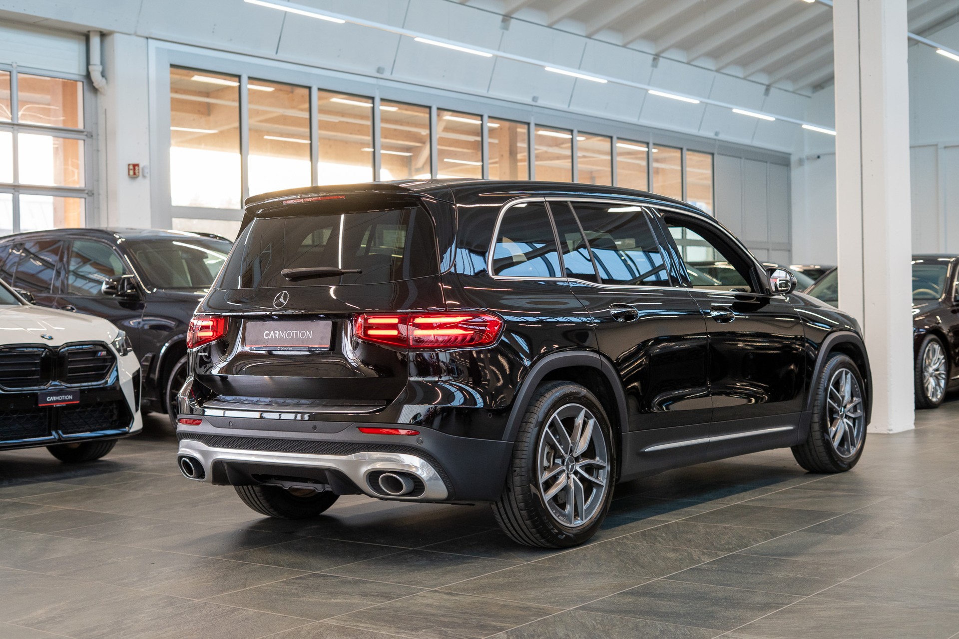 MERCEDES-BENZ GLB 35 AMG 4matic / Facelift / 360°Kamera / AHK-image-3