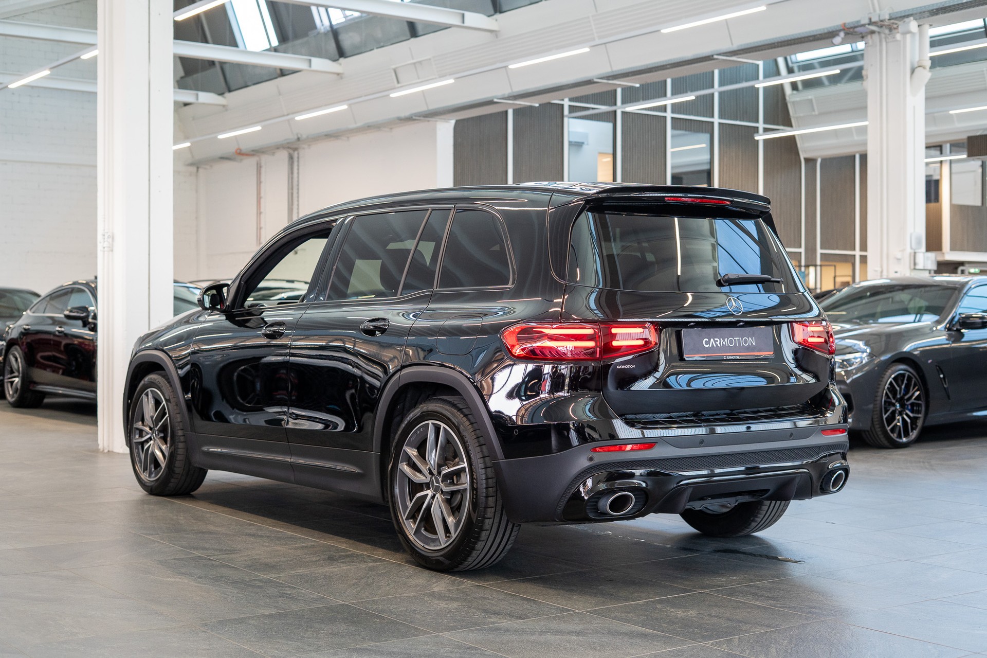 MERCEDES-BENZ GLB 35 AMG 4matic / Facelift / 360°Kamera / AHK-image-6