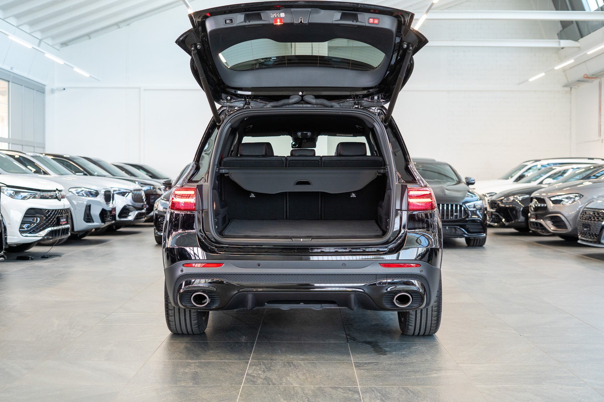 MERCEDES-BENZ GLB 35 AMG 4matic / Facelift / 360°Kamera / AHK-image-5