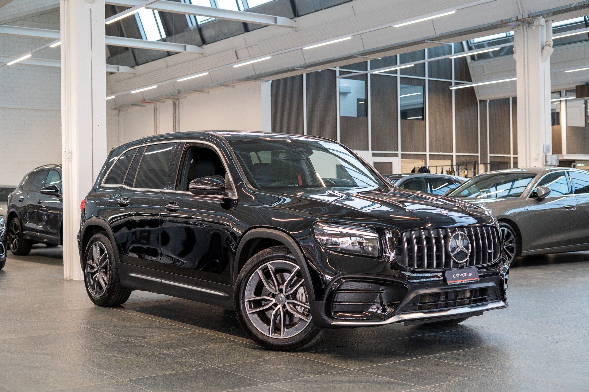 MERCEDES-BENZ GLB 35 AMG 4matic / Facelift / 360°Kamera / AHK-image-2