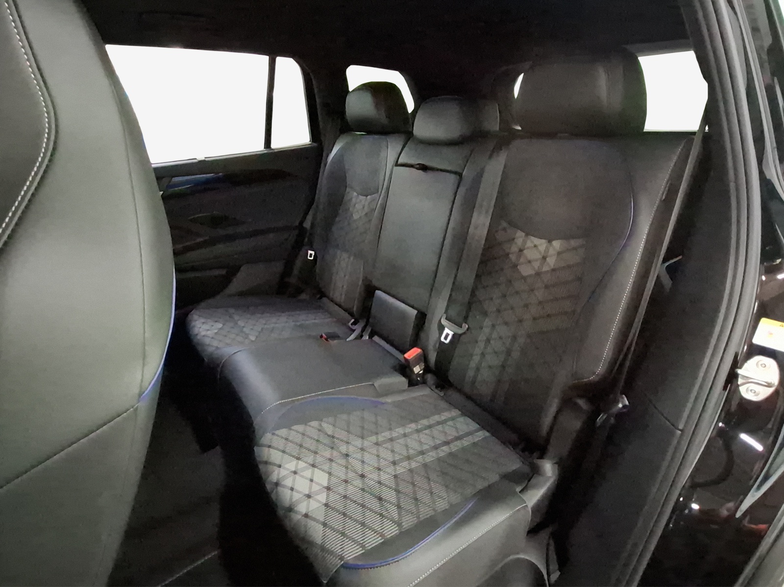 VW Tayron 2.0 TDI SCR R-Line 4Motion DSG-image-11