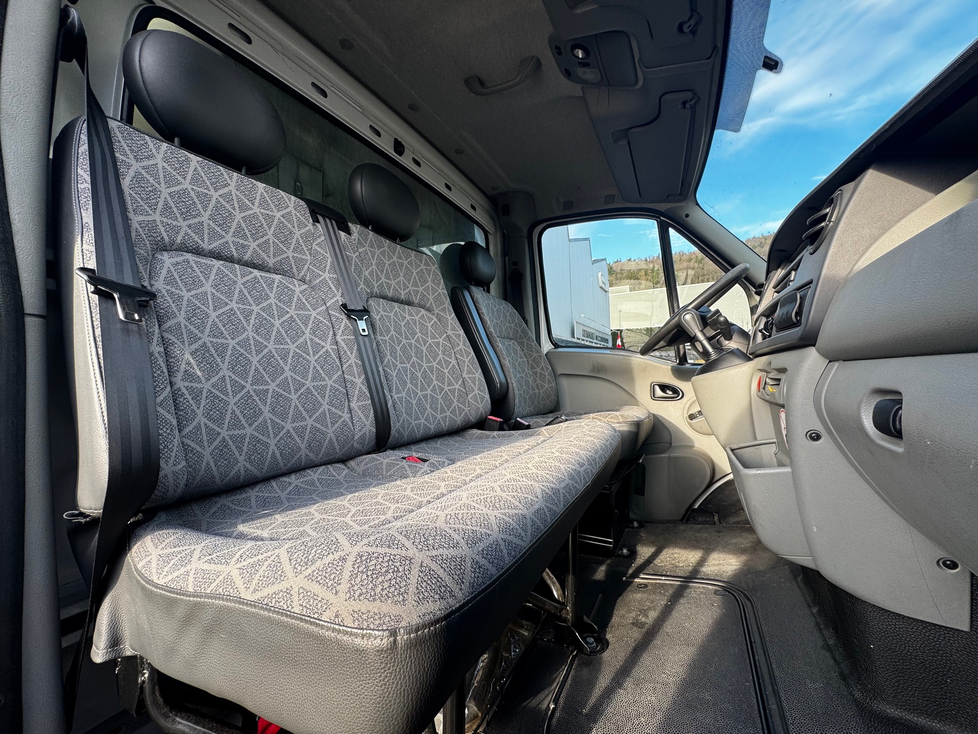 RENAULT Master T35 2.5dCi L2H1-image-7