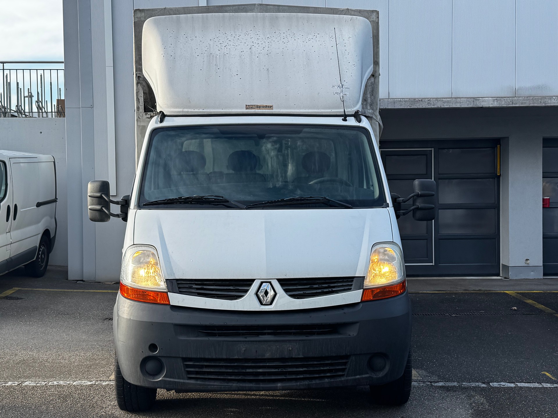RENAULT Master T35 2.5dCi L2H1-image-1