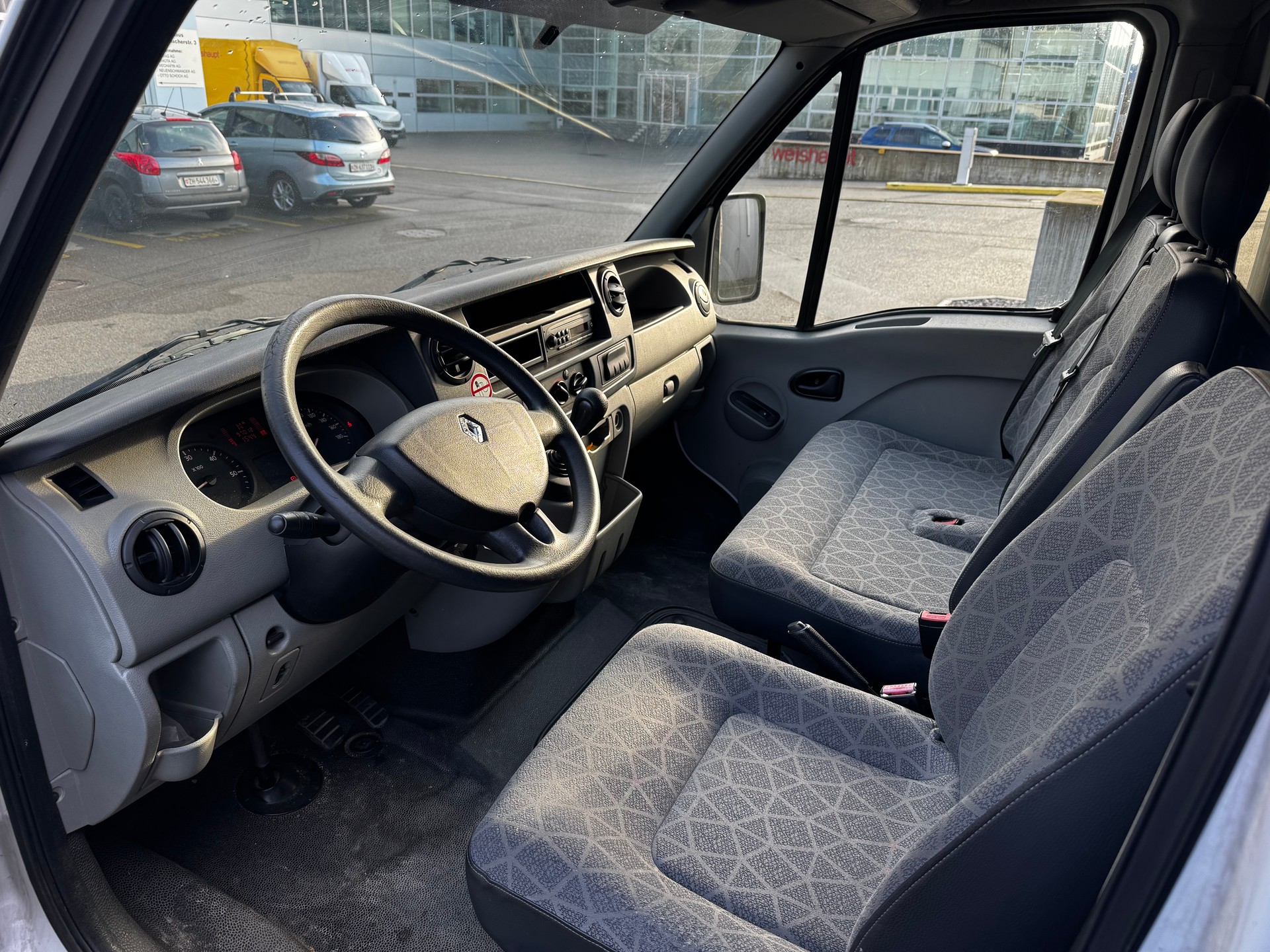 RENAULT Master T35 2.5dCi L2H1-image-5