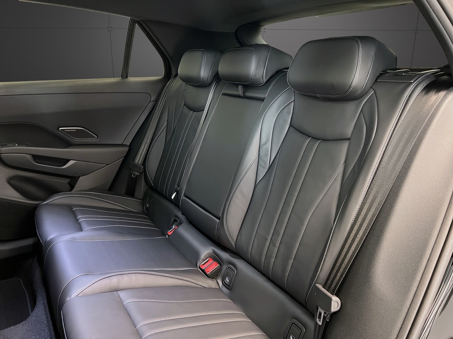 VW T-Roc 1.5 eTSI mHEV R-Line DSG-image-8