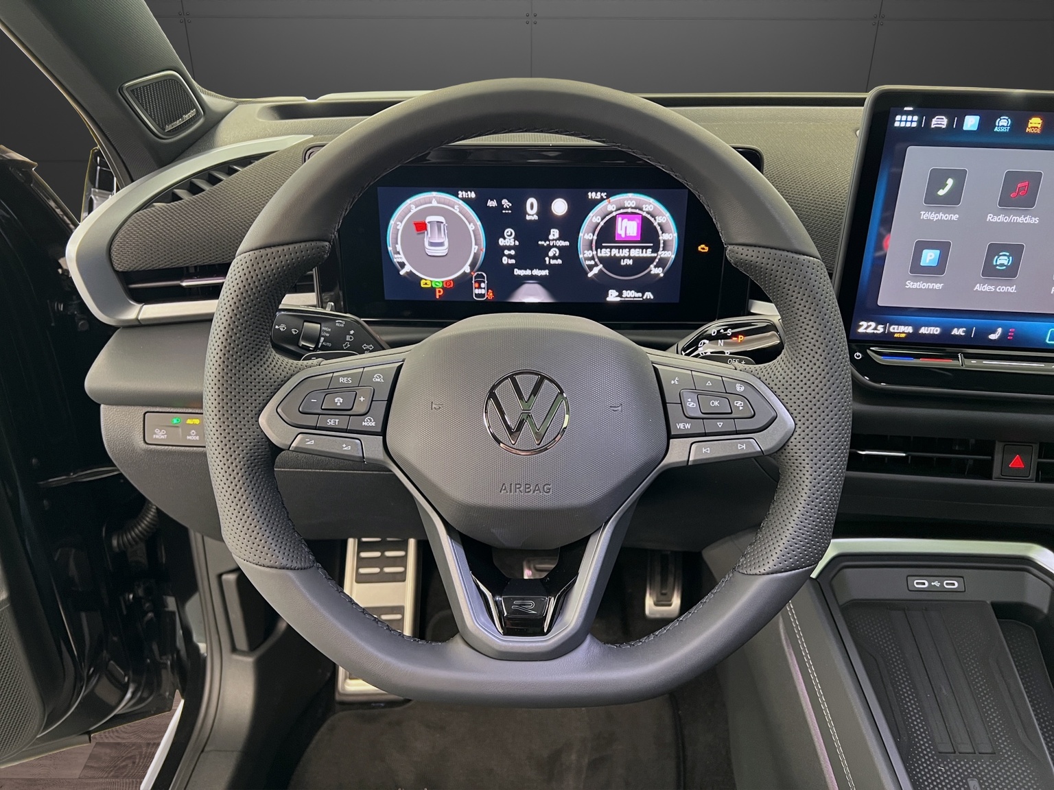 VW T-Roc 1.5 eTSI mHEV R-Line DSG-image-6