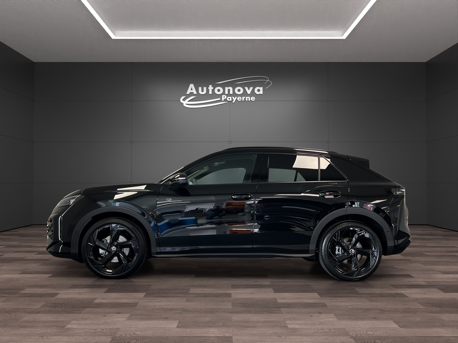 VW T-Roc 1.5 eTSI mHEV R-Line DSG-image-2