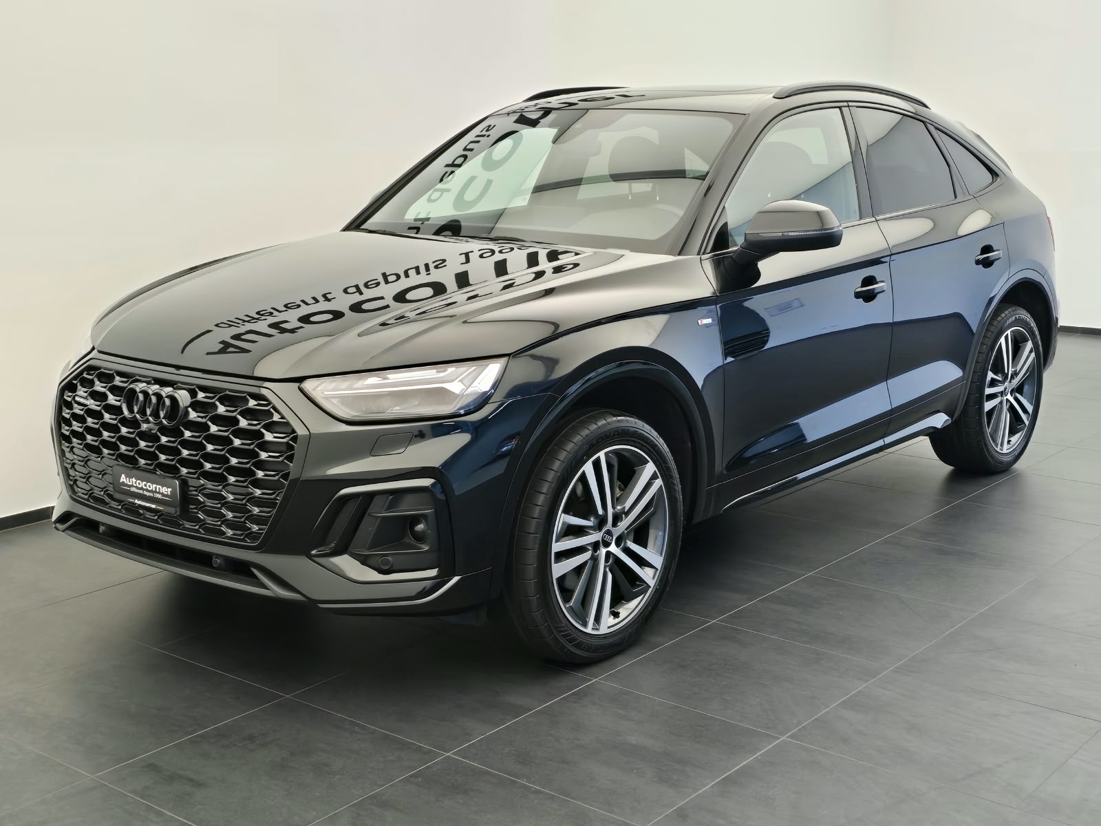 AUDI Q5 Sportback 40 TDI Blackedition quattro S-tronic-image-2