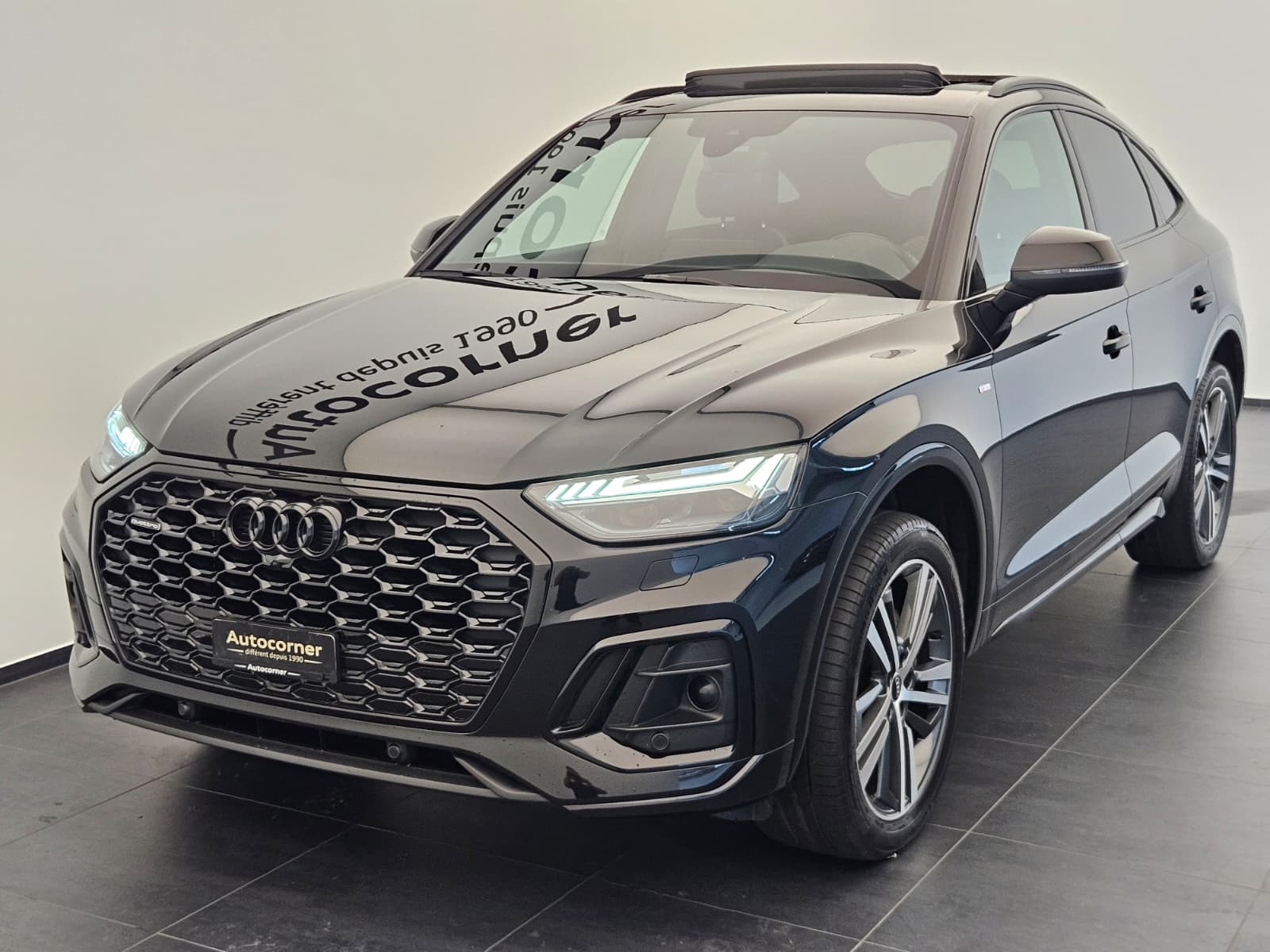 AUDI Q5 Sportback 40 TDI Blackedition quattro S-tronic-image-2