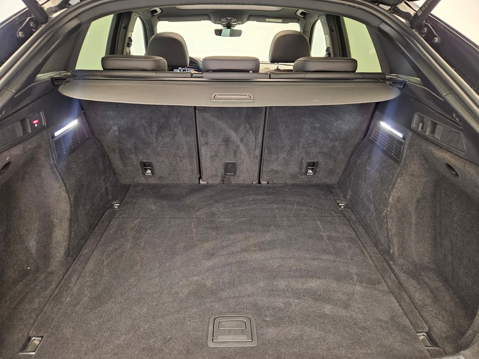 AUDI Q5 Sportback 40 TDI Blackedition quattro S-tronic-image-14