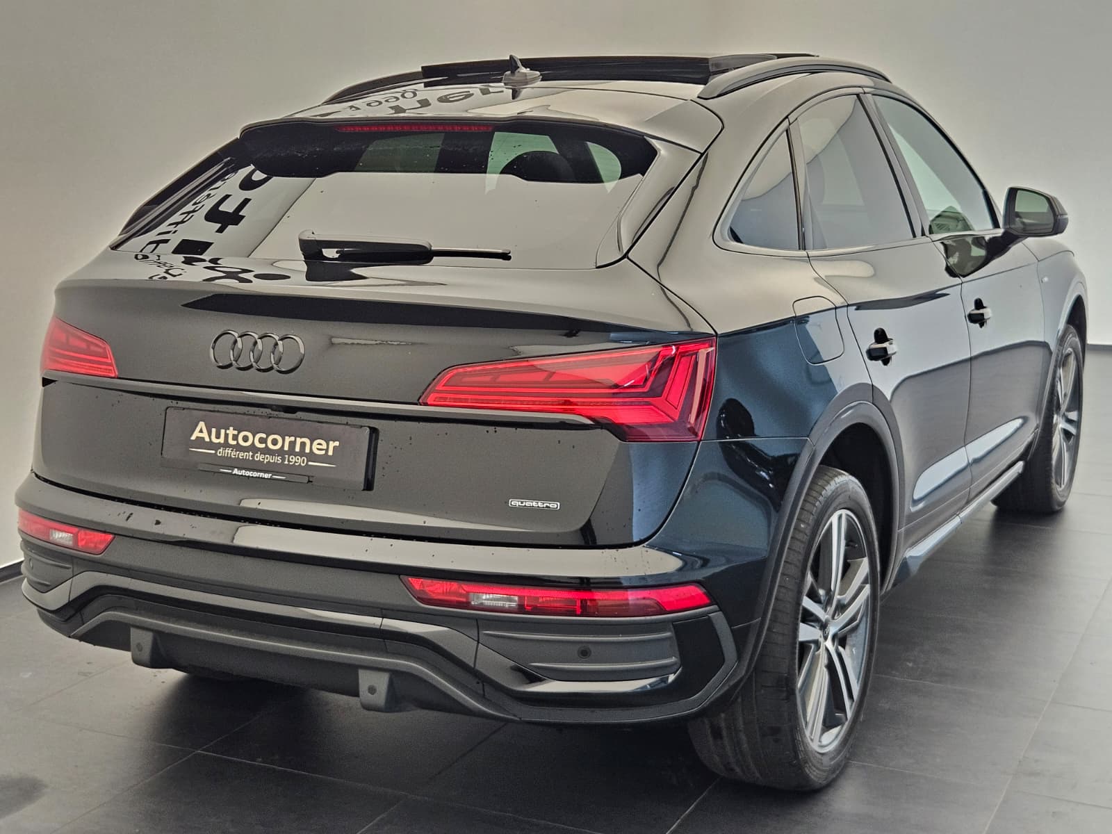 AUDI Q5 Sportback 40 TDI Blackedition quattro S-tronic-image-6