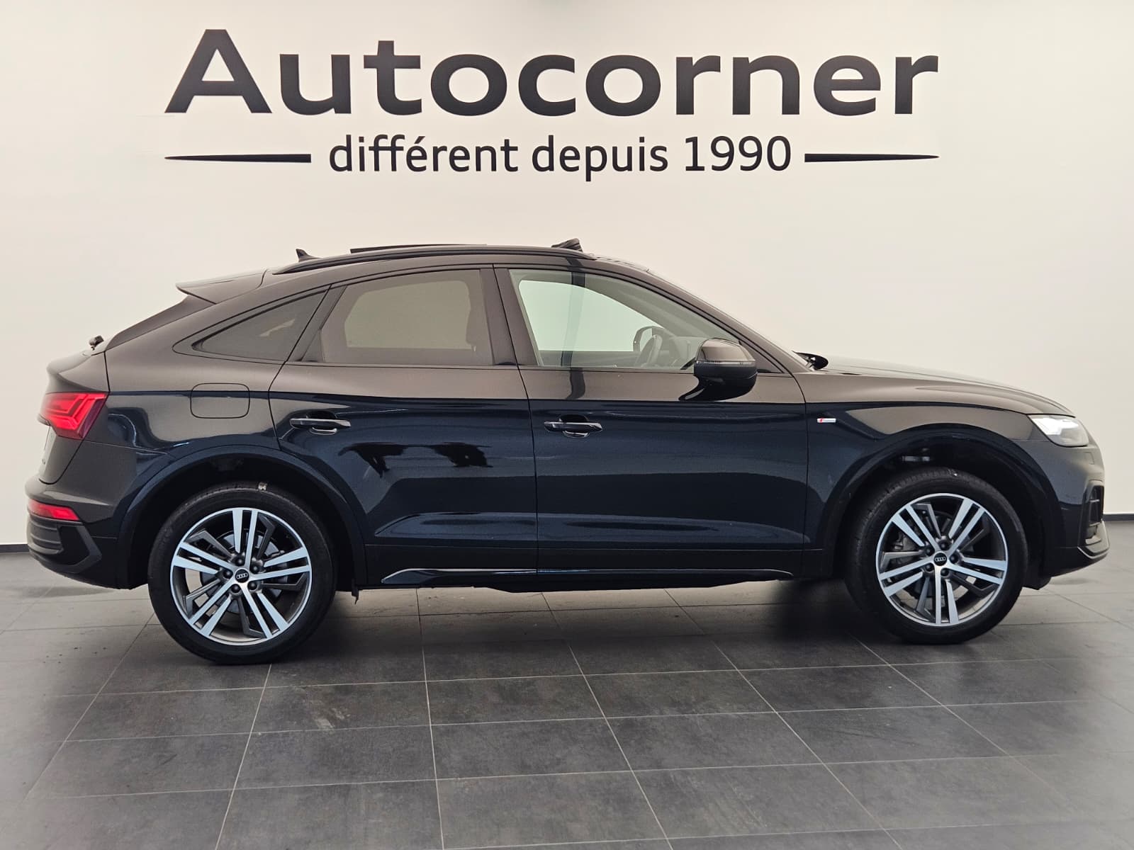 AUDI Q5 Sportback 40 TDI Blackedition quattro S-tronic-image-5