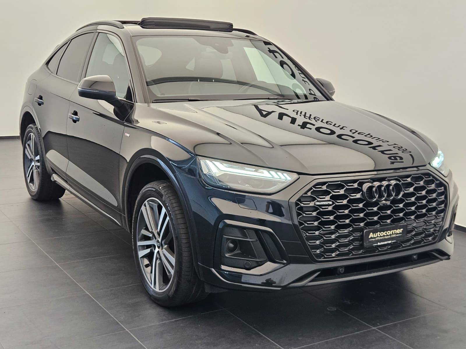 AUDI Q5 Sportback 40 TDI Blackedition quattro S-tronic-image-4