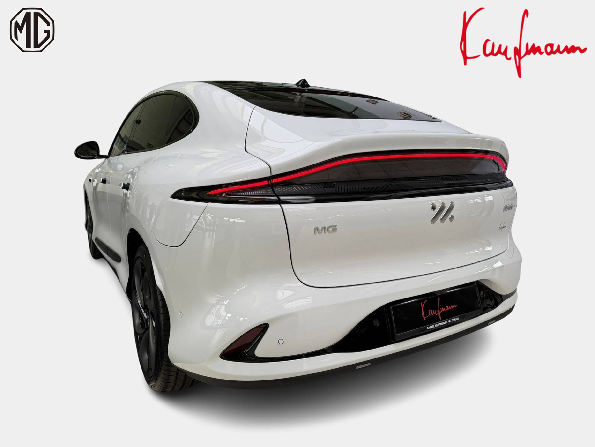 MG IM6 100 kWh Performance 21 4WD-image-4