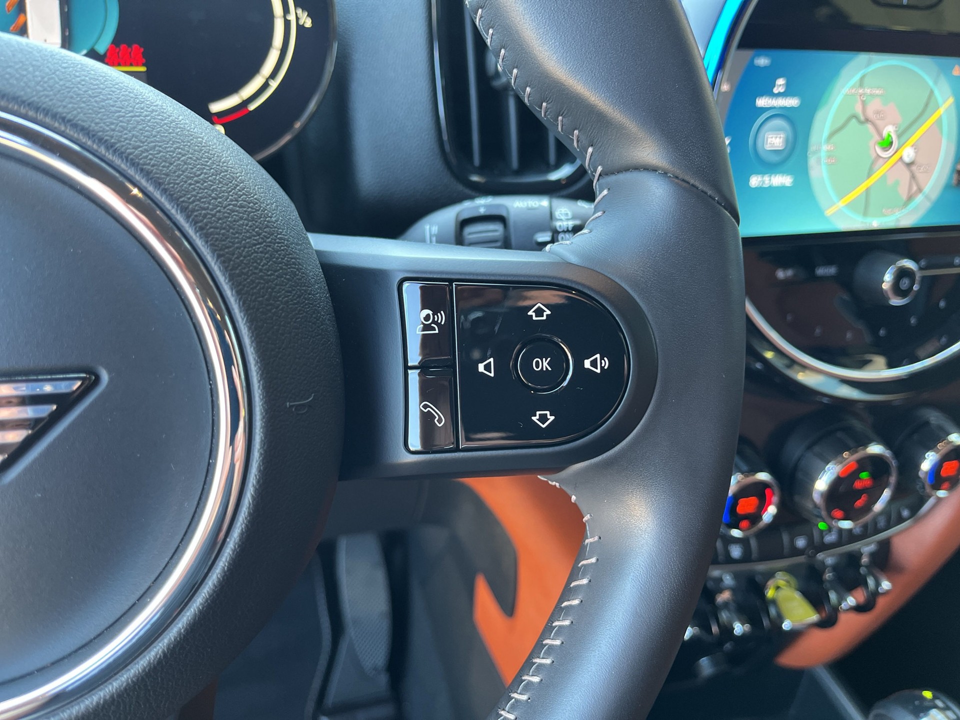 MINI Countryman Cooper SE ALL4 PHEV Steptronic-image-15