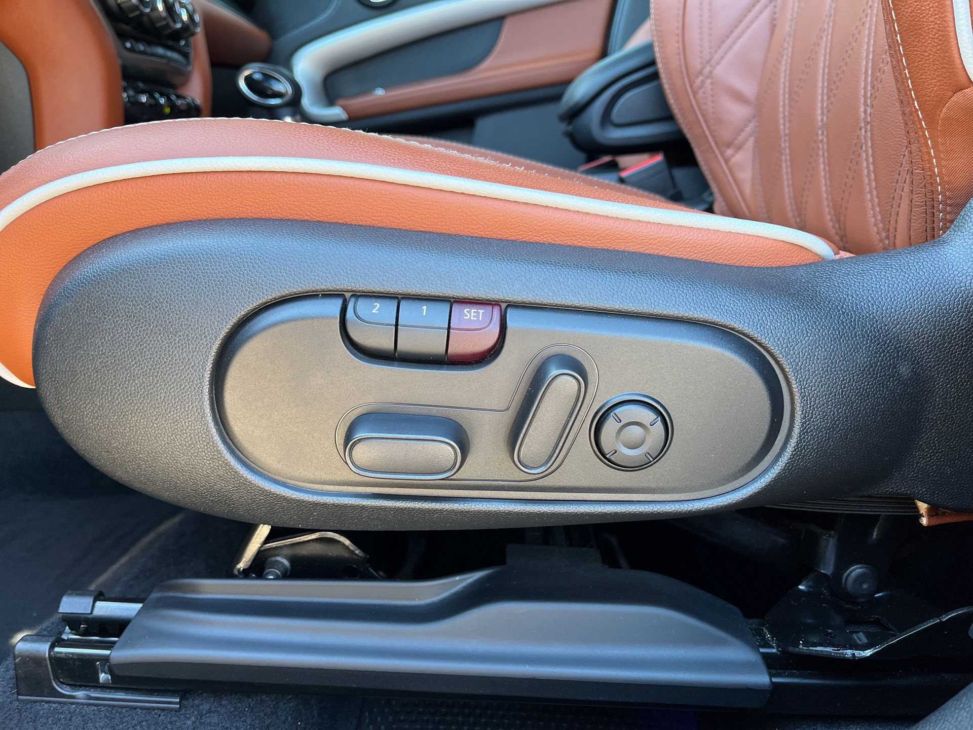 MINI Countryman Cooper SE ALL4 PHEV Steptronic-image-18
