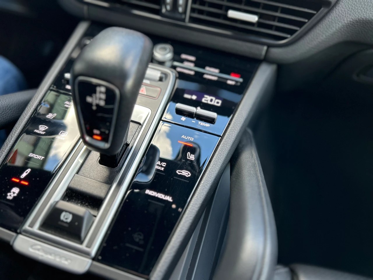 PORSCHE Cayenne 3.0 V6 21 Zoll Vosen Felgen CH FAHRZEUG-image-17