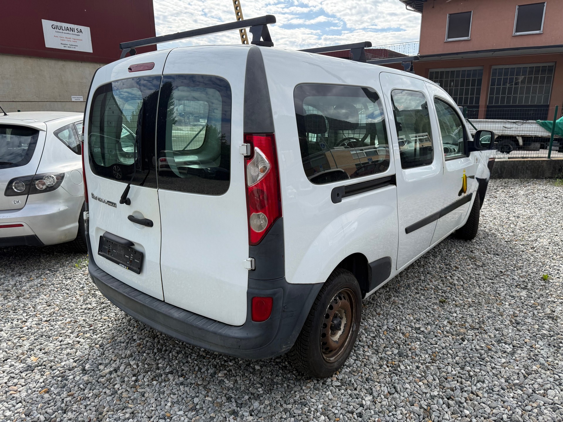 RENAULT Kangoo Maxi dCi 90 5 Plätze / 5 places-image-4