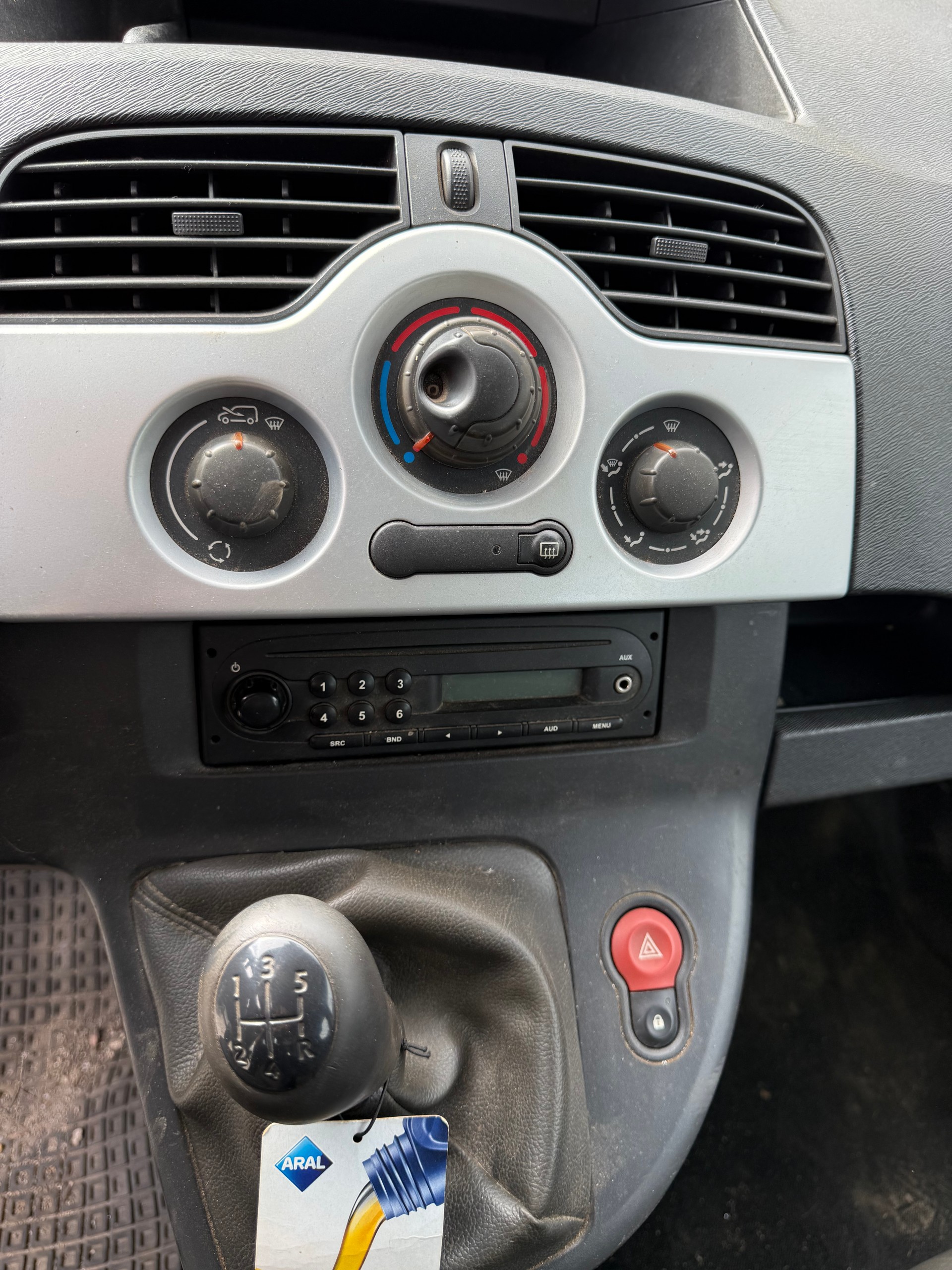 RENAULT Kangoo Maxi dCi 90 5 Plätze / 5 places-image-7