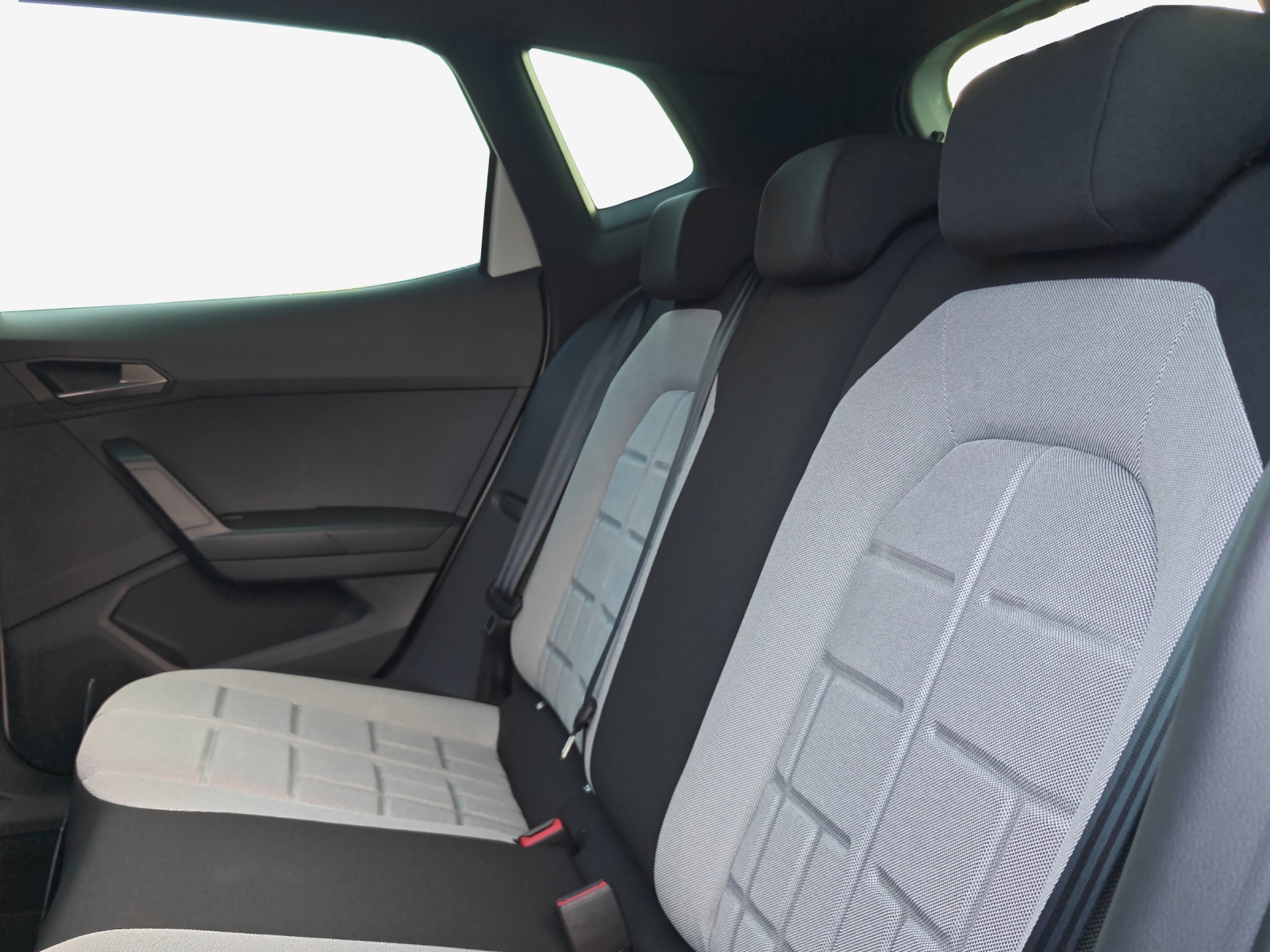 SEAT Arona 1.0 TSI Eco FR DSG-image-11
