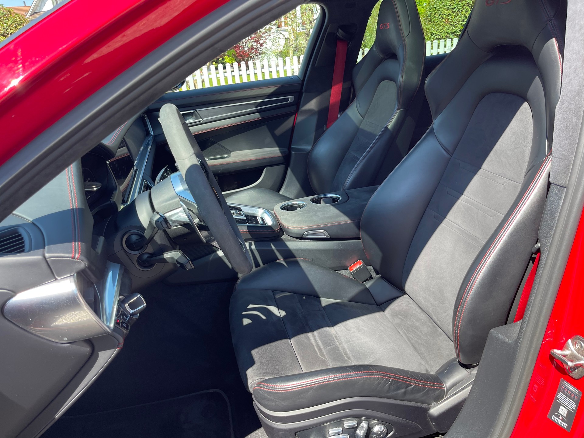 PORSCHE Panamera GTS PDK-image-9
