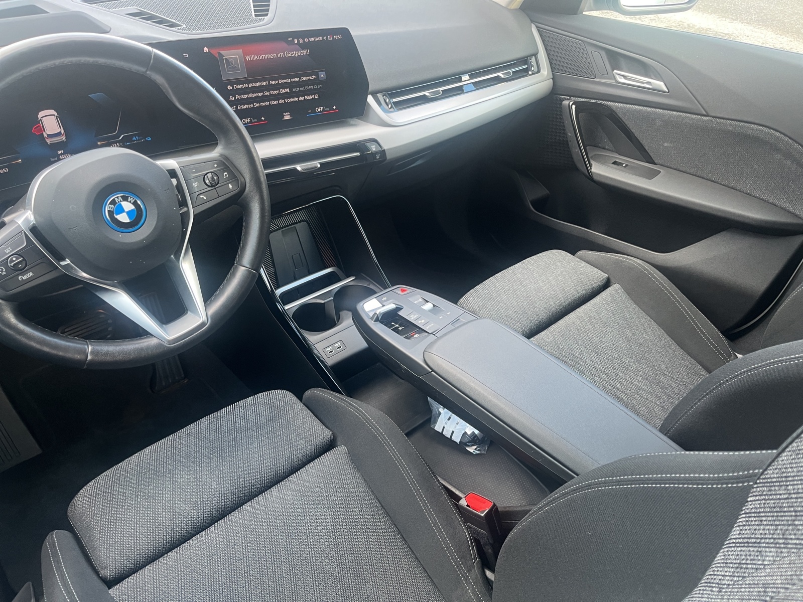 BMW X1 30e xDrive-image-11