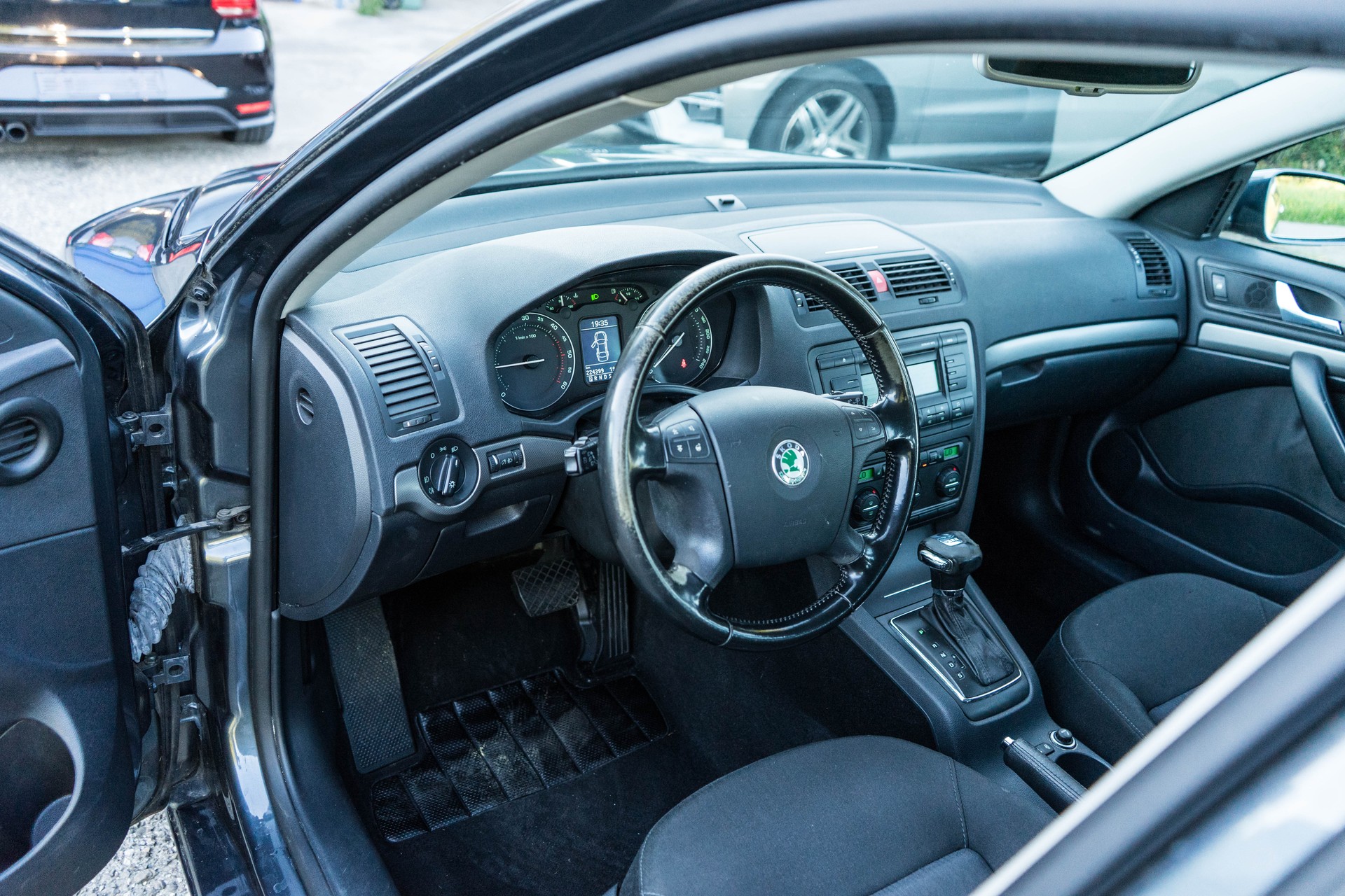 SKODA Octavia 2.0 TDI Ambiente KOMBI AUTOMAT-image-16