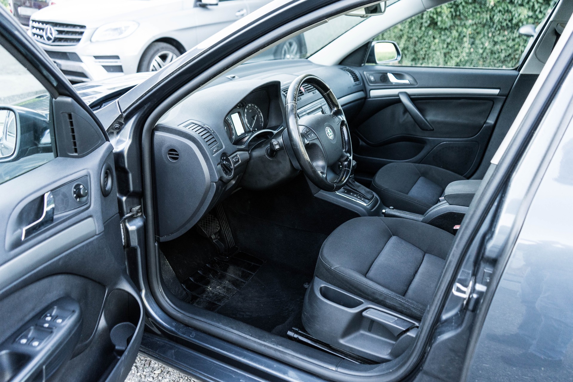 SKODA Octavia 2.0 TDI Ambiente KOMBI AUTOMAT-image-10